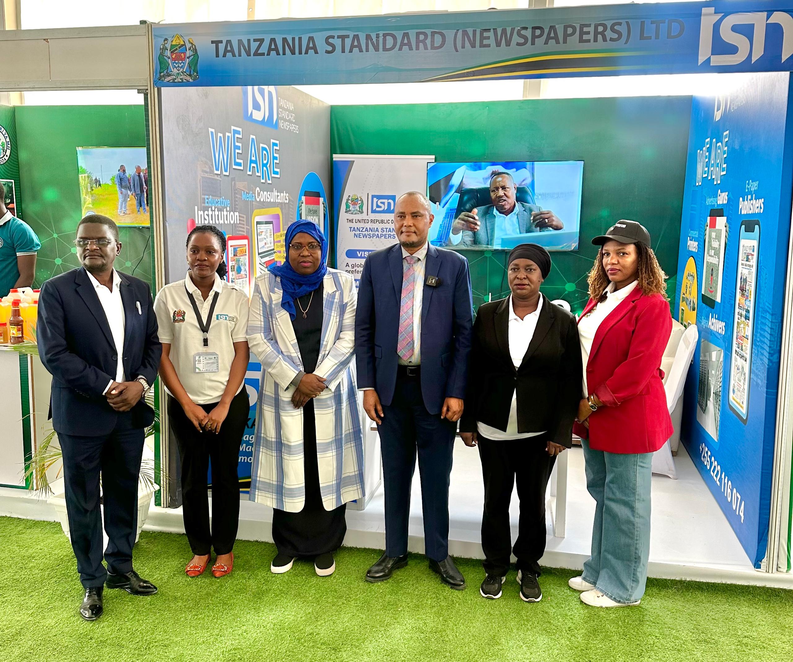 Dr. Baghayo Visits TSN Booth Nanenane
